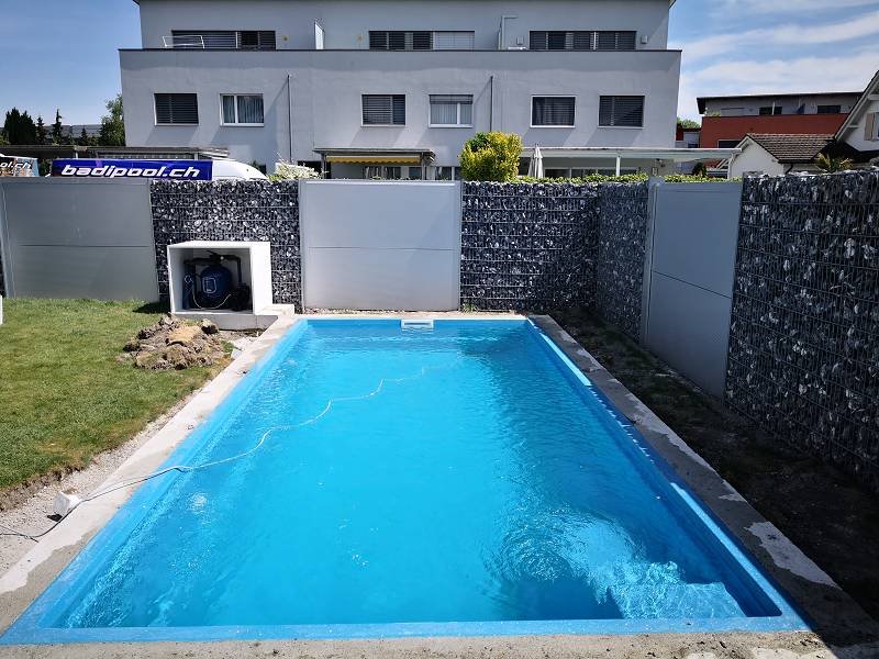 Fertig eingebauter Compass-Pool Aqua Nova 77