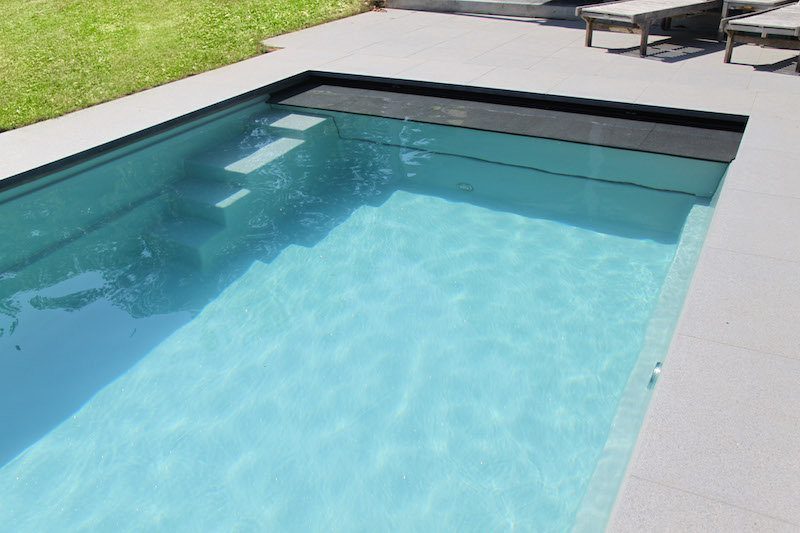 Compass-Becken XL-Lounger im Garten